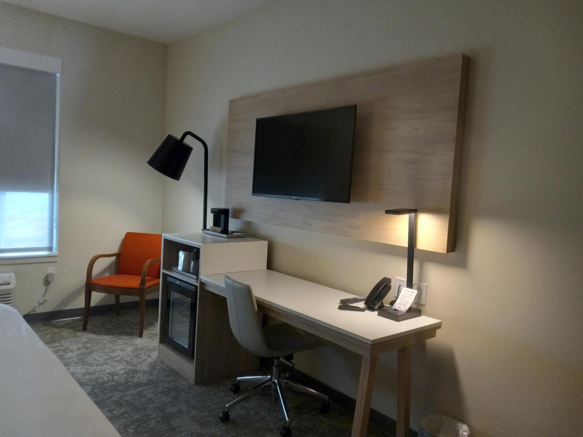 Hotel Radisson Airport 3*