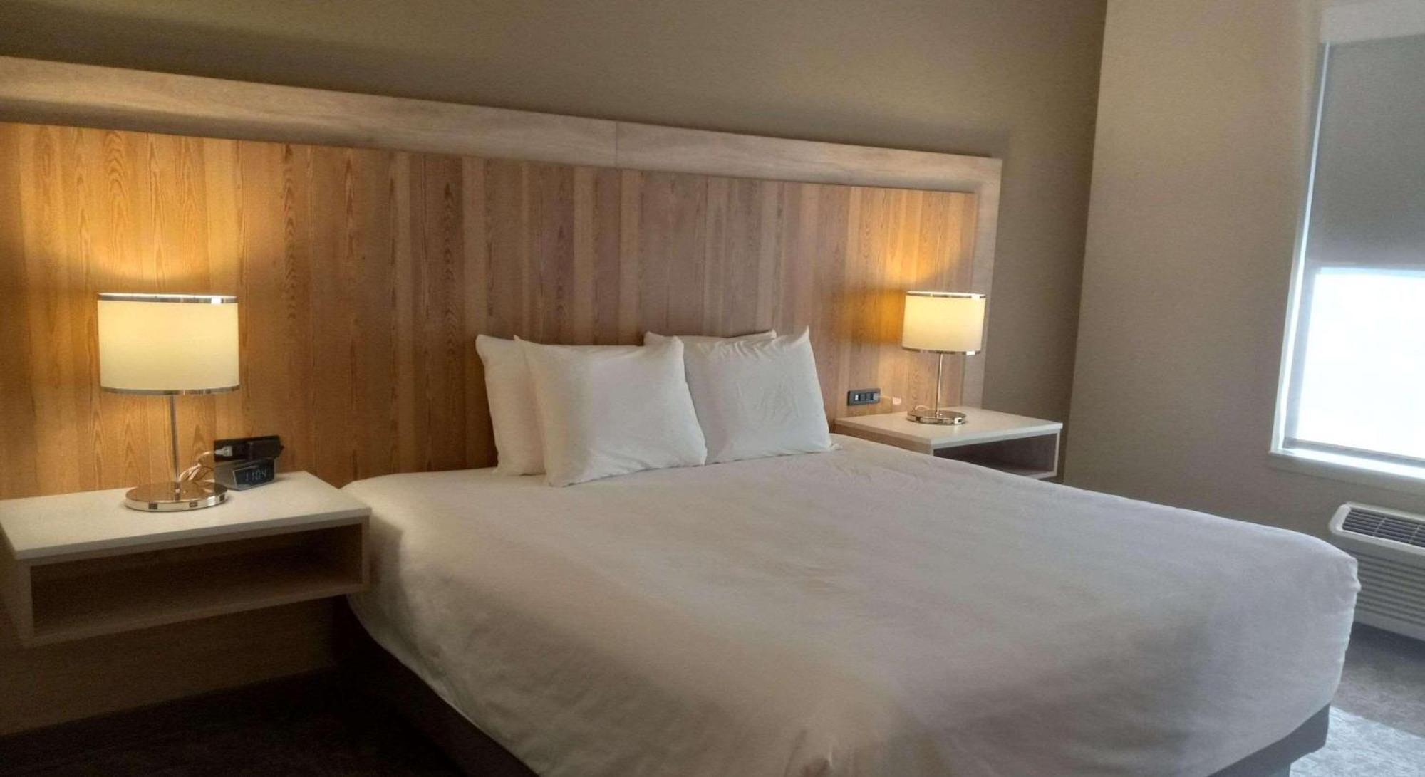 Radisson Airport 3*