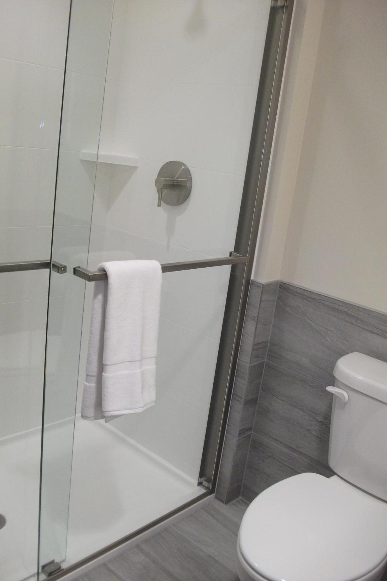Radisson Airport 3*