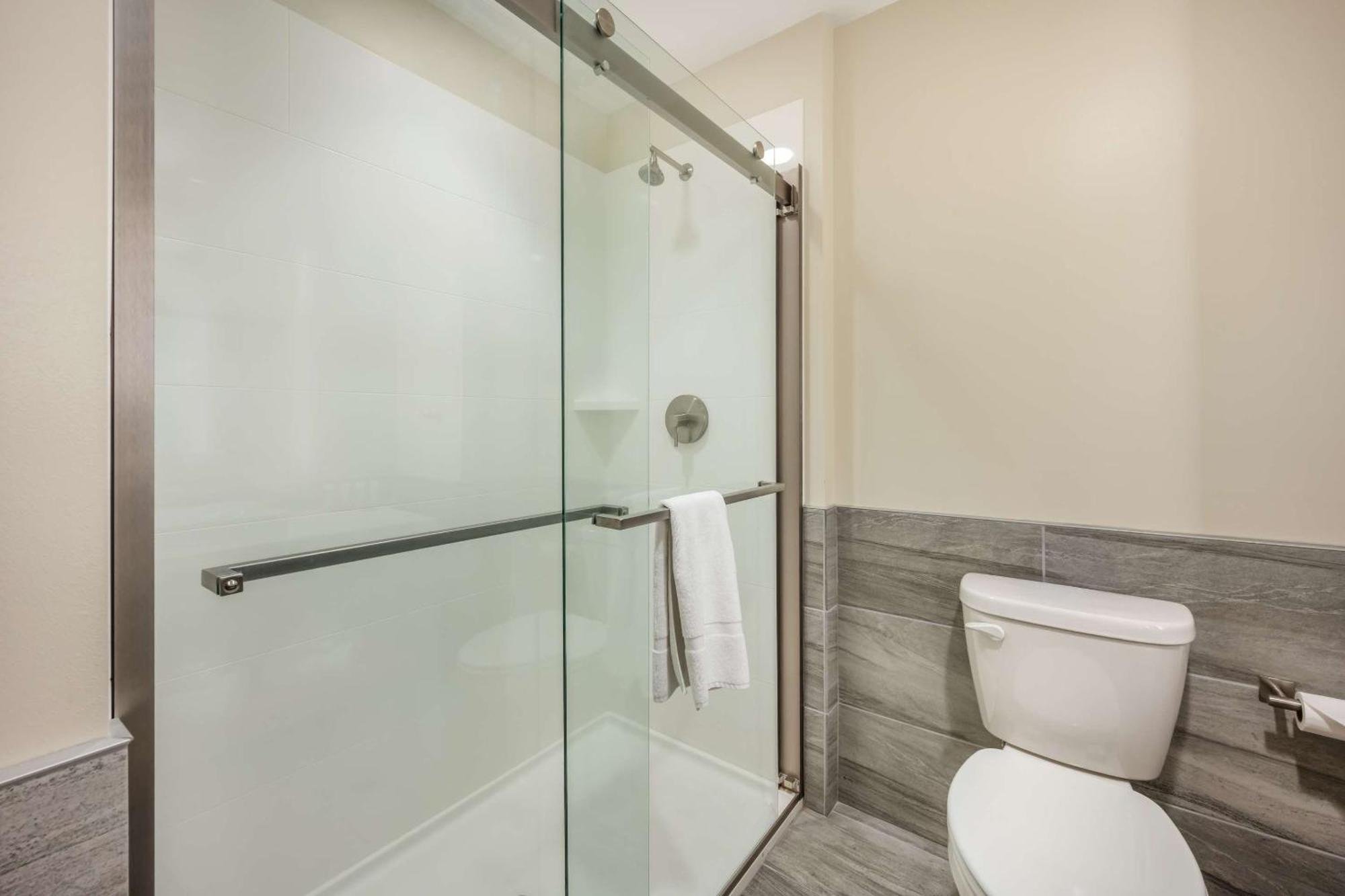 Hotel Radisson Airport 3*