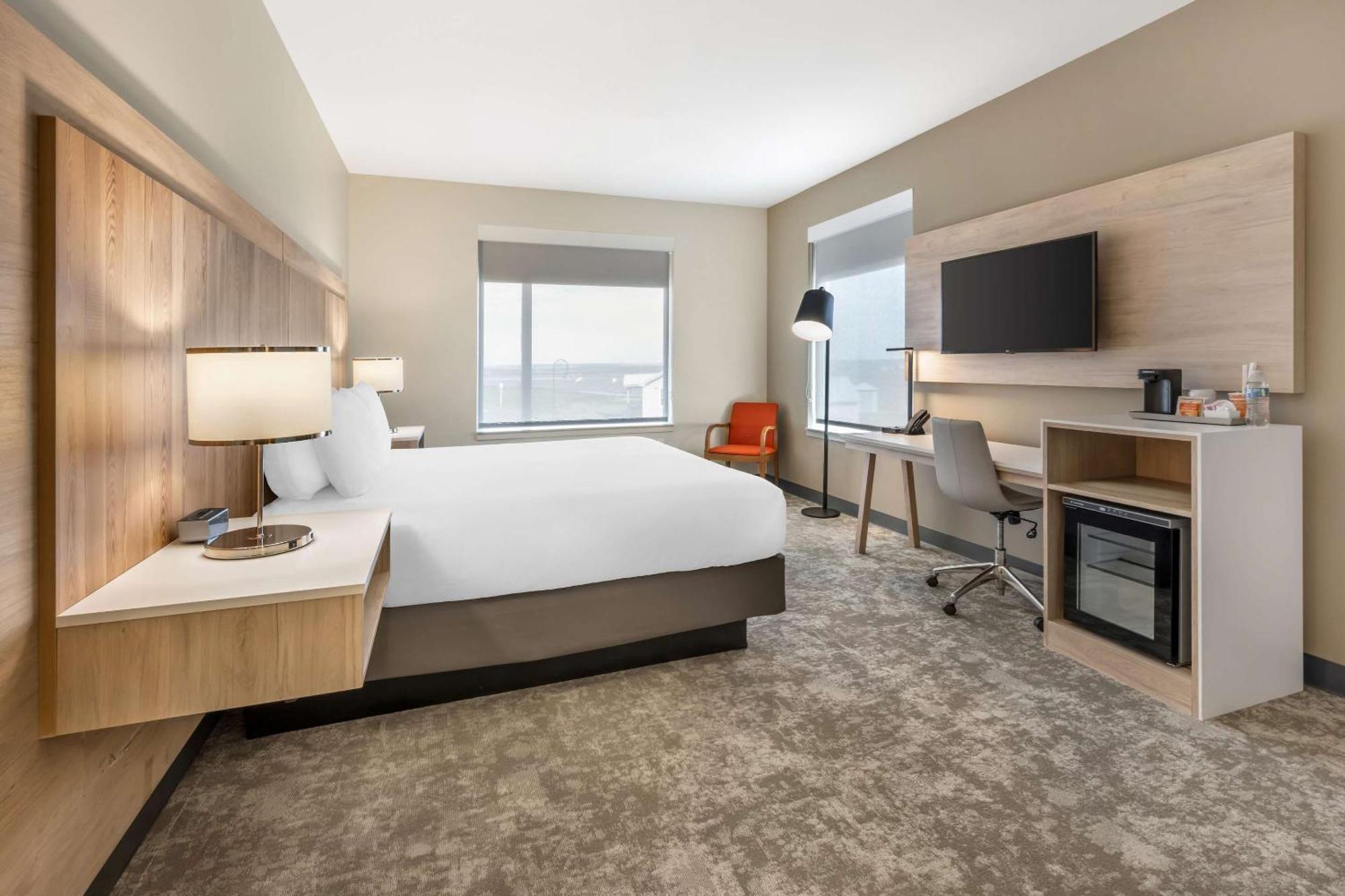 Radisson Airport 3*